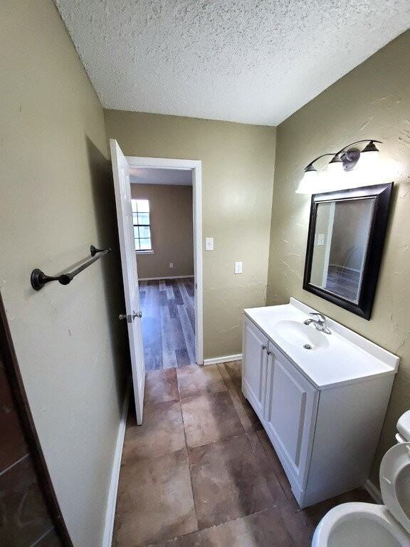 6508 25th St - Photo 4 of 16