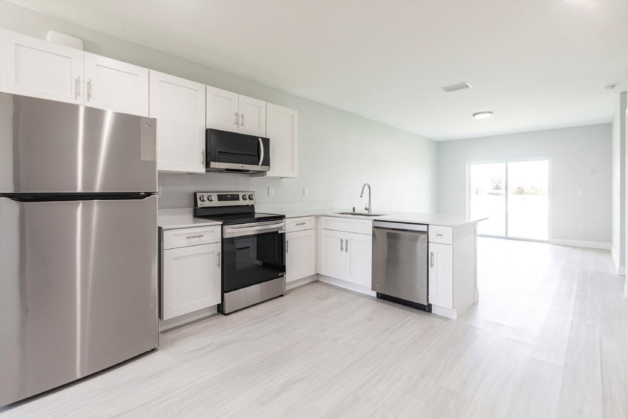 12167 Tetzel Avenue - Photo 2 of 21