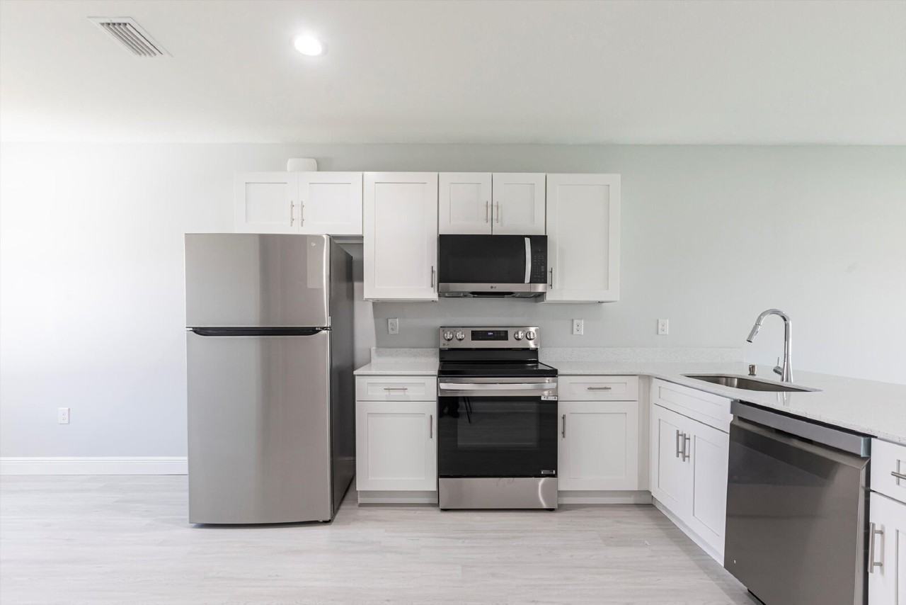 12167 Tetzel Avenue - Photo 3 of 21