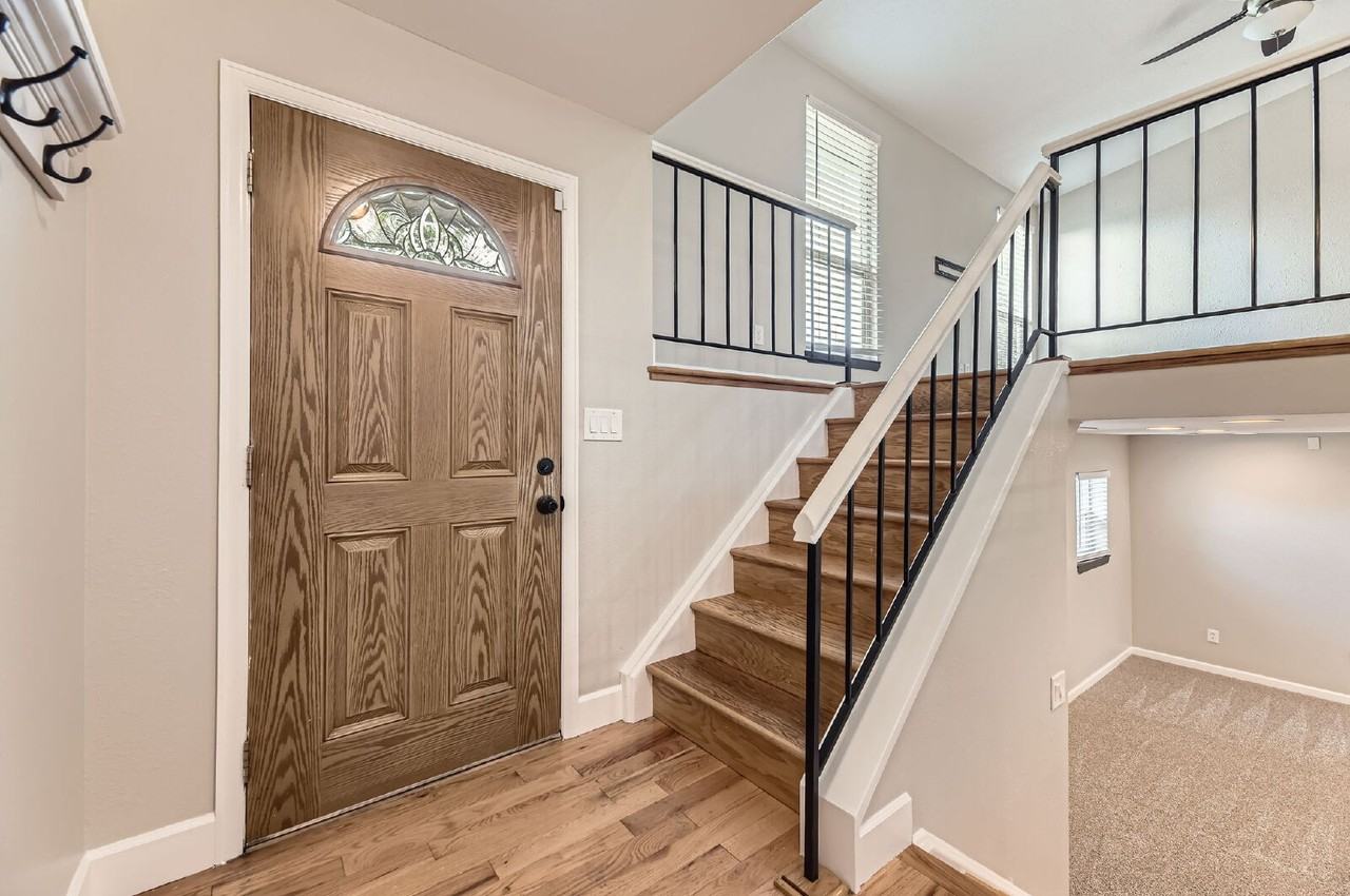 9096 W Elmhurst Ave - Photo 2 of 26