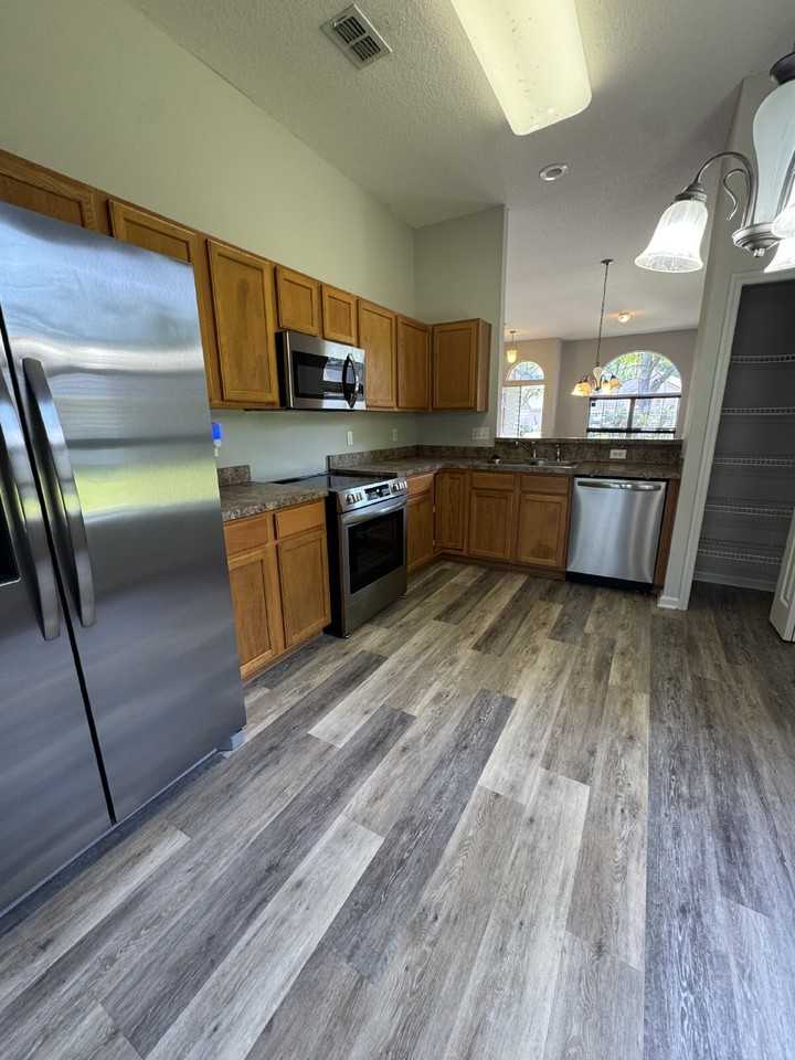 6932 Morse Oaks Dr - Photo 3 of 18