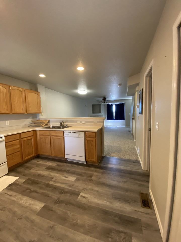 826 Mesa Valley Rd - Photo 4 of 13