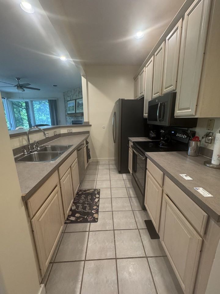 299 Blue Ridge Dr S #1 - Photo 3 of 16