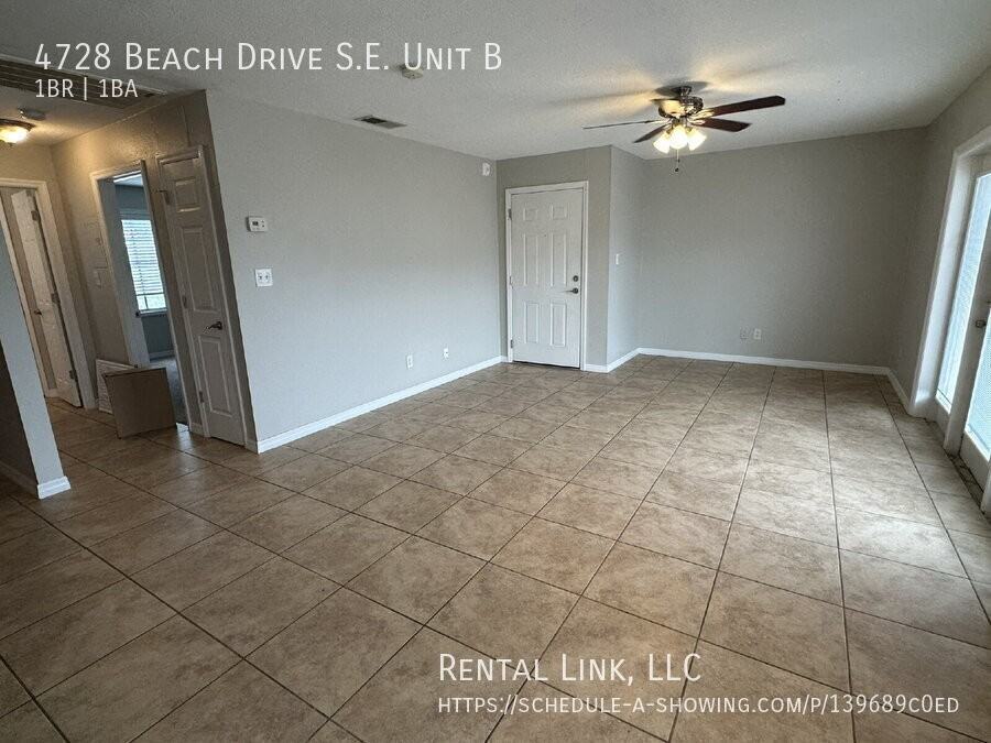 4728 Beach Dr Se Apt B - Photo 3 of 18