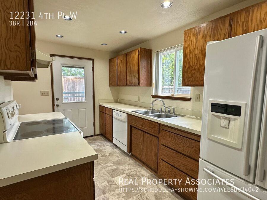 12231 4th Pl W - Photo 5 of 19