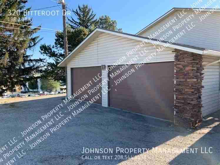 320 S Bitteroot Dr - Photo 2 of 11