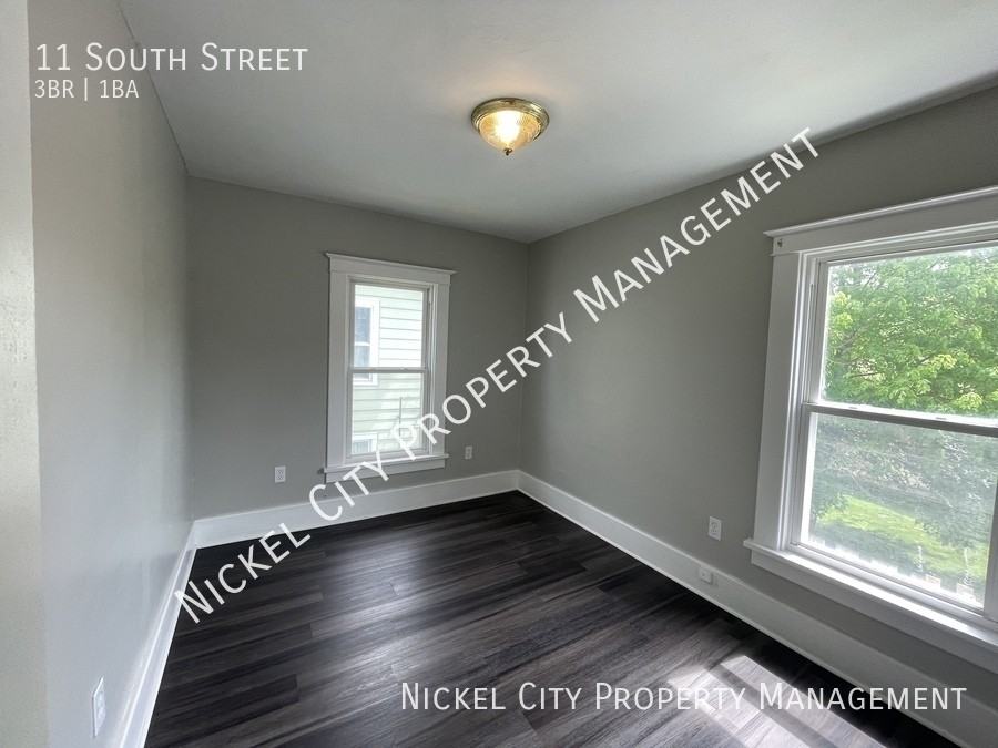 11 South St - Photo 3 of 8