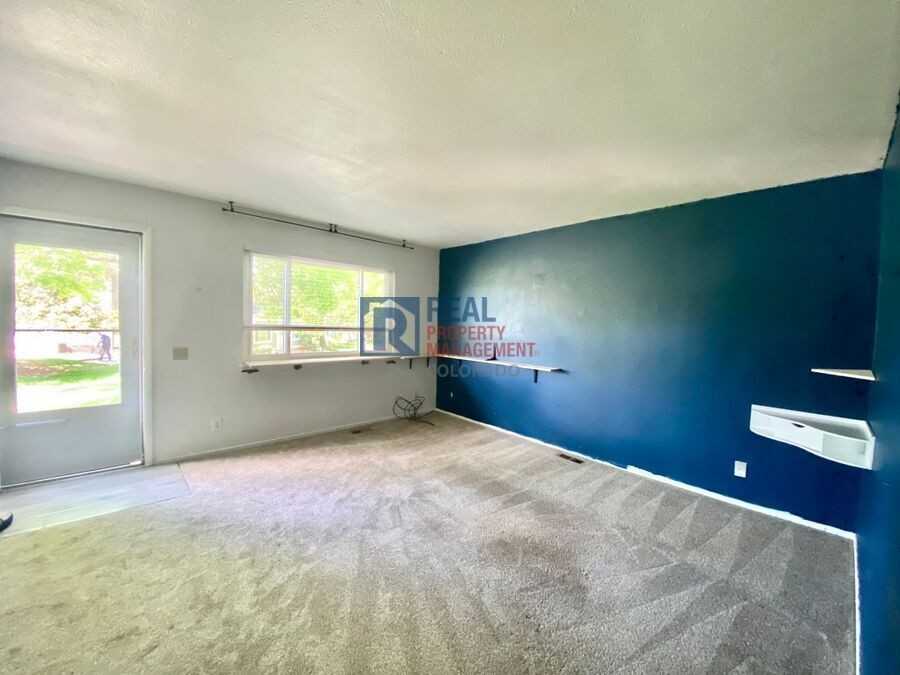 13311 E Louisiana Ave - Photo 2 of 11