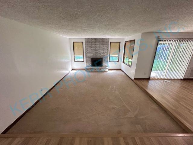 18660 Roundtree Dr - Photo 2 of 20