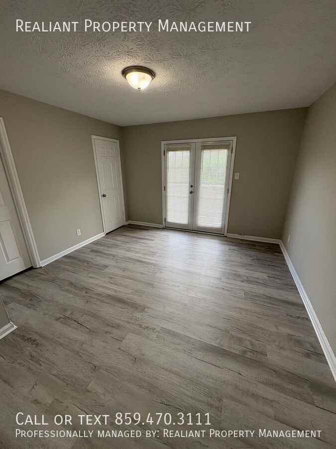 2021 Cambridge Dr #22 - Photo 6 of 25