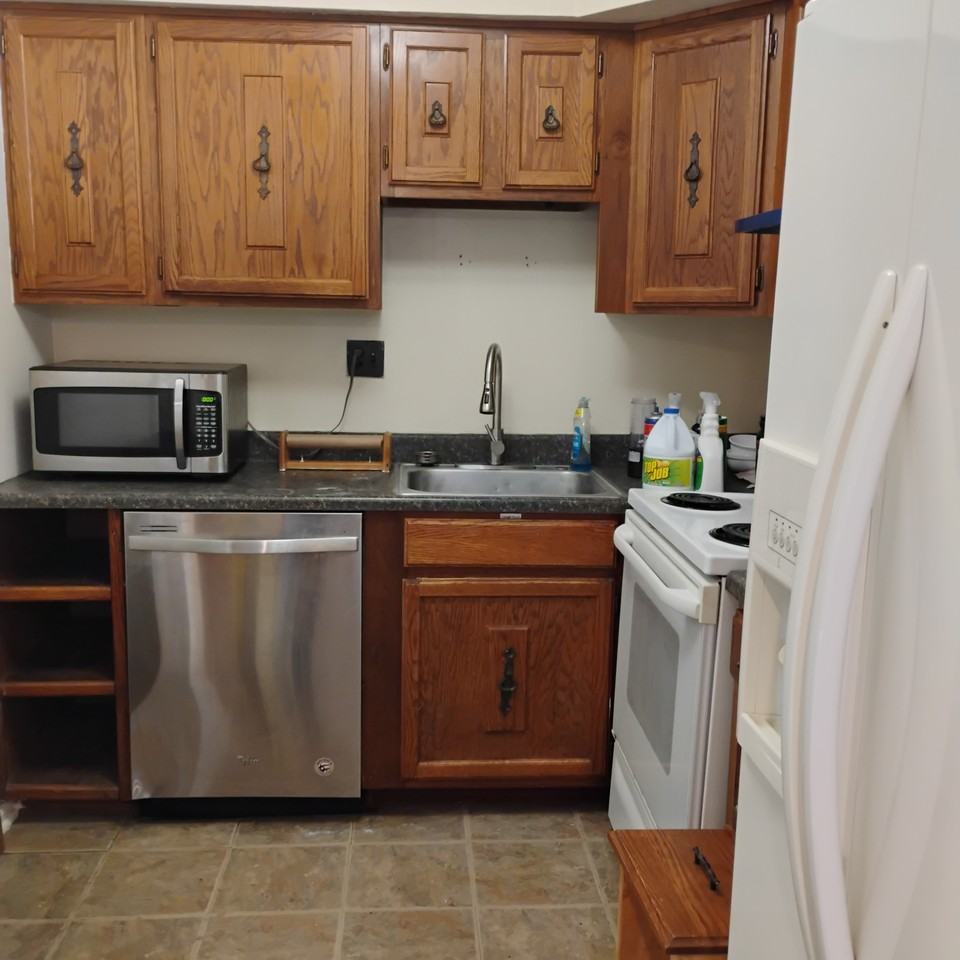 Reliance Cir #93 - Photo 3 of 4