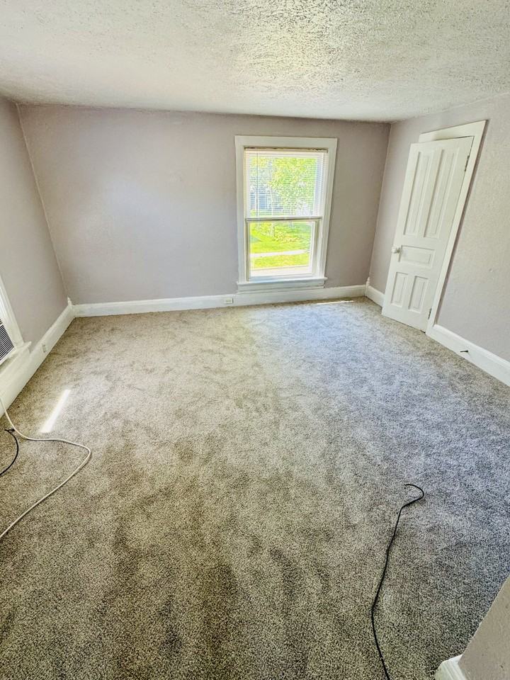 807 Court St - Photo 5 of 9
