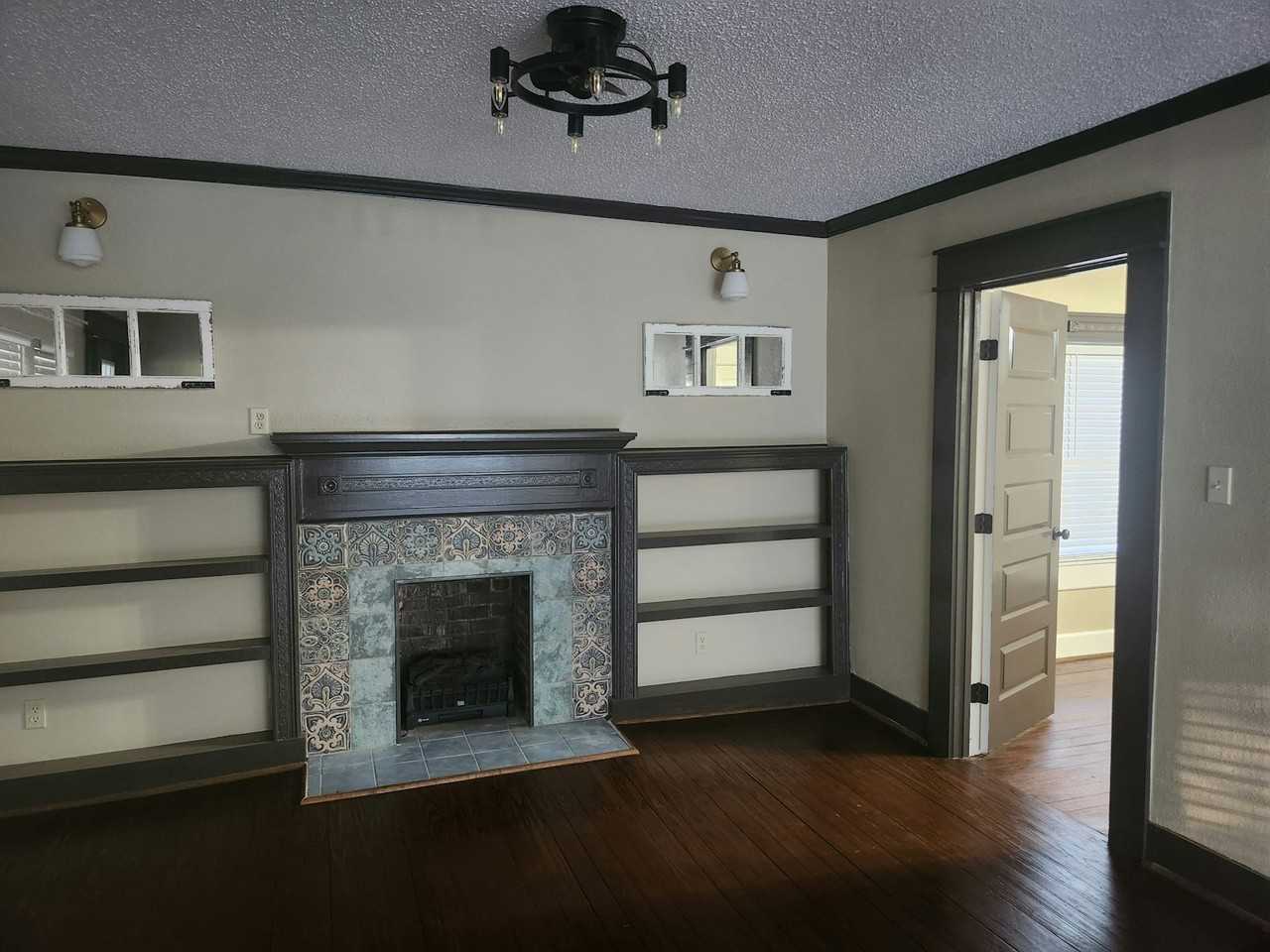 405 Thomas St - Photo 2 of 7