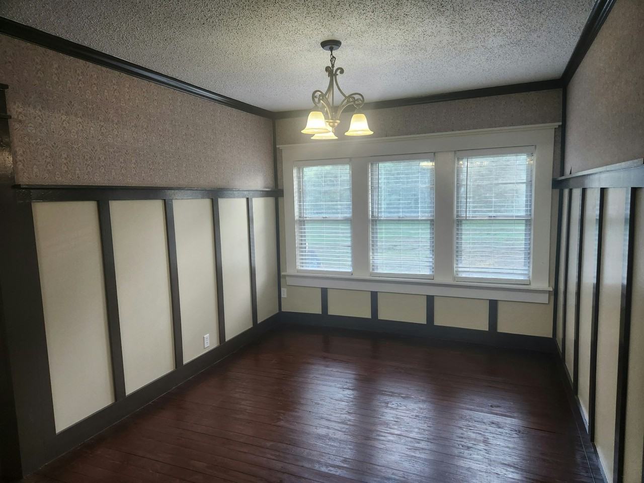 405 Thomas St - Photo 3 of 7