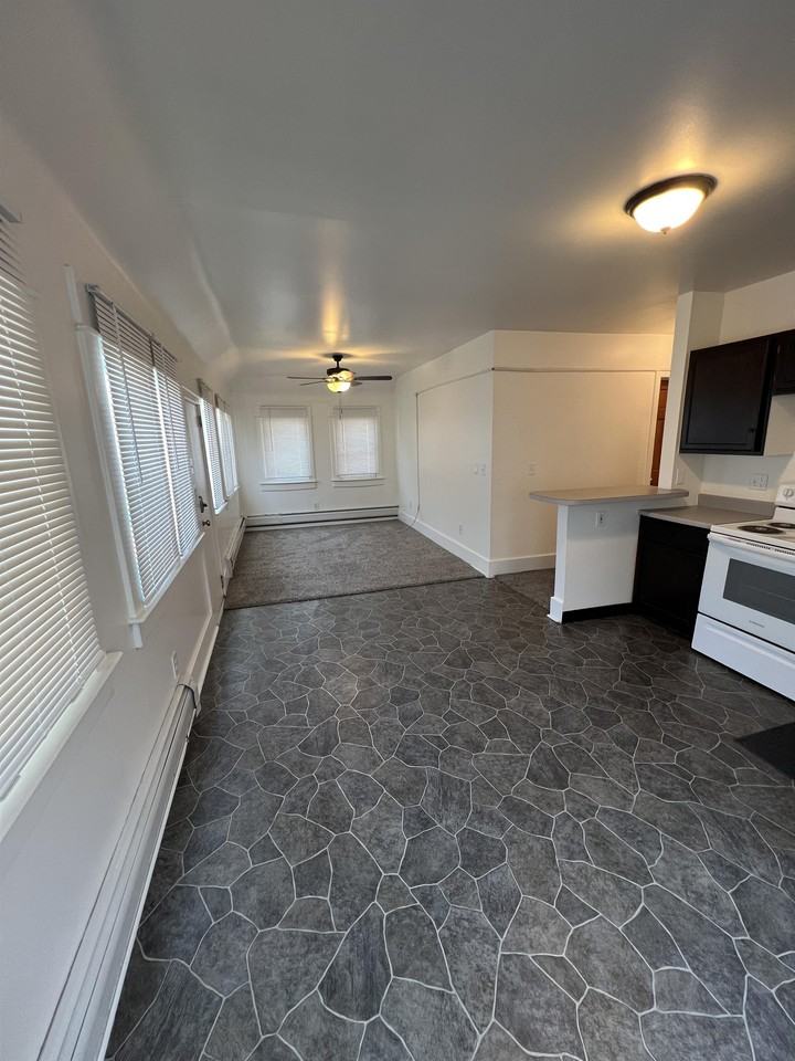 421 Abbot Road - Photo 5 of 9