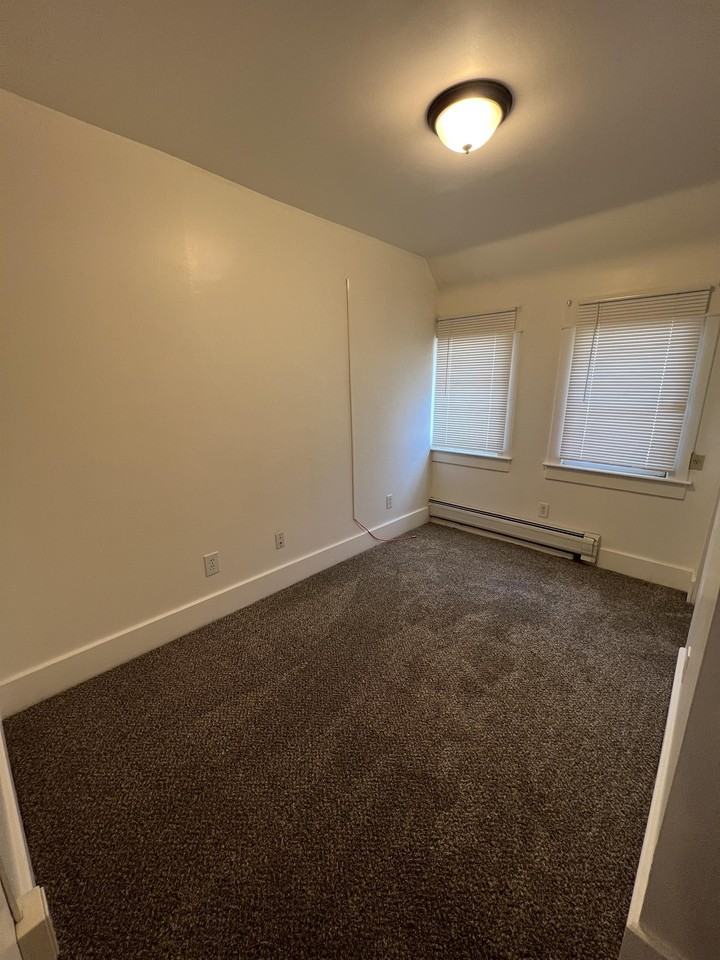 421 Abbot Road - Photo 7 of 9