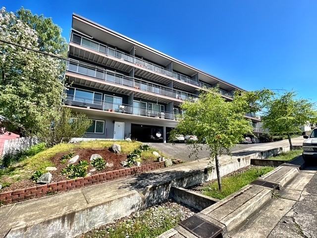 Seacrest Apartments - Photo 2 of 23