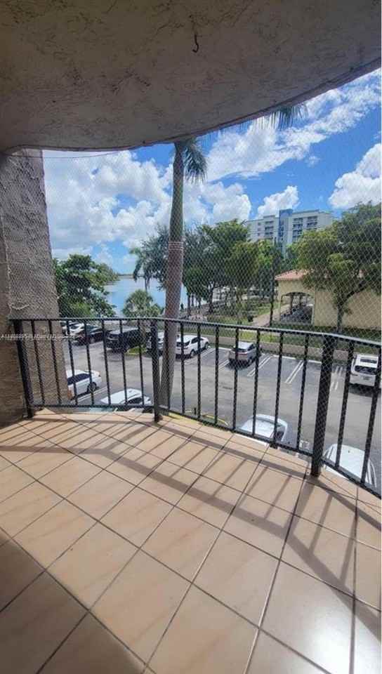 5199 Nw 7th St #309 - Photo 4 of 4