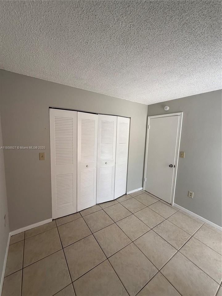 4705 Nw 7th St #203-7 - Photo 6 of 12