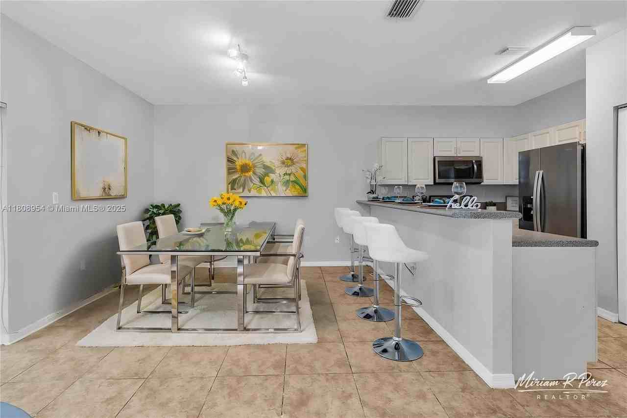 14059 Sw 49th St #4 - Photo 4 of 29