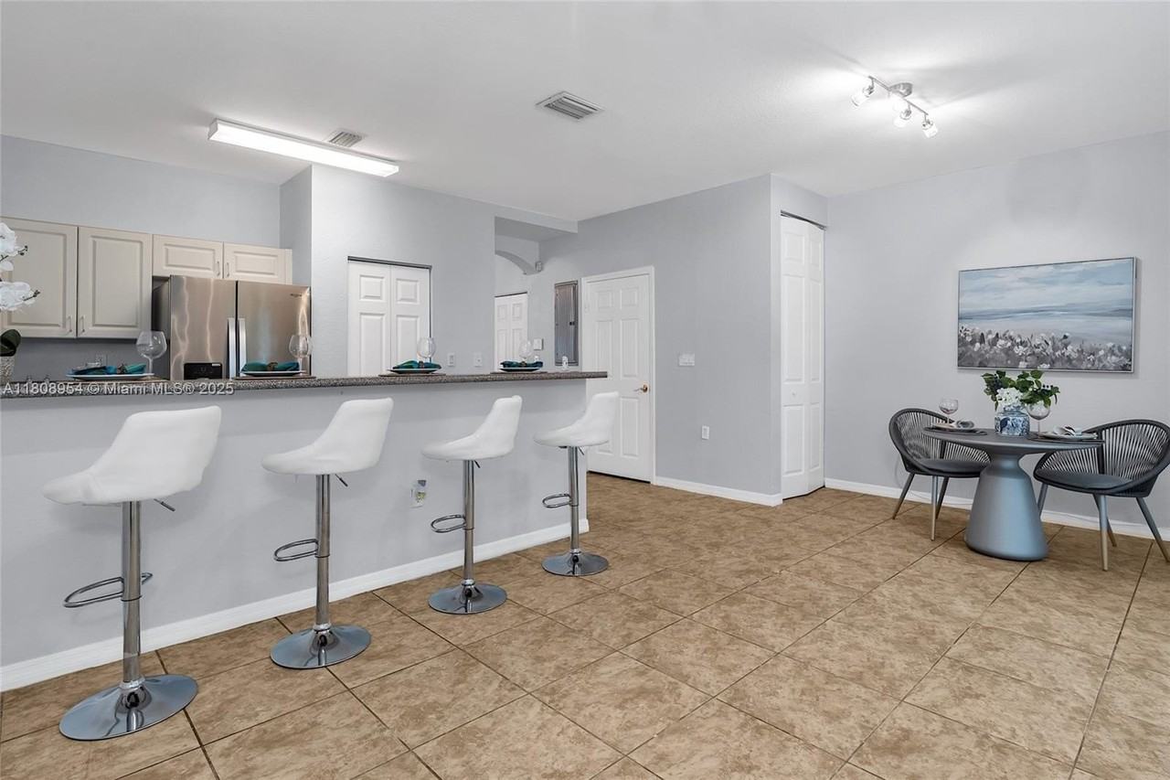 14059 Sw 49th St #4 - Photo 7 of 29