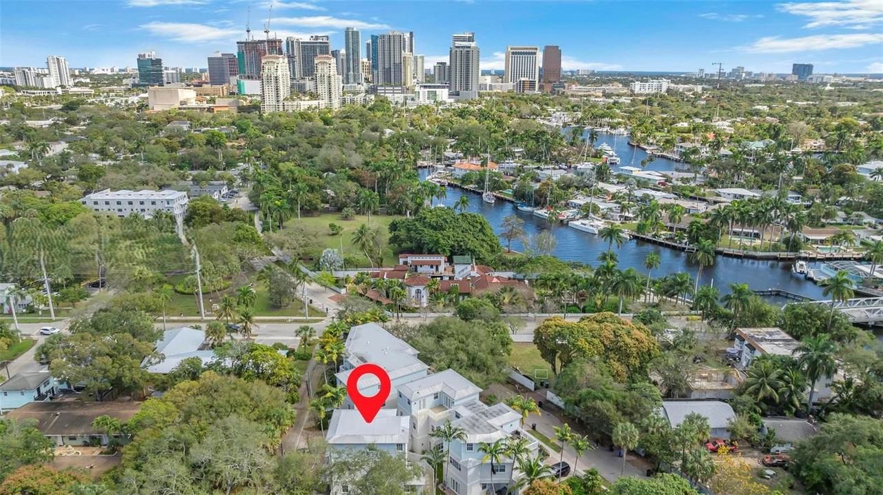 1111 Waverly Rd - Photo 4 of 8