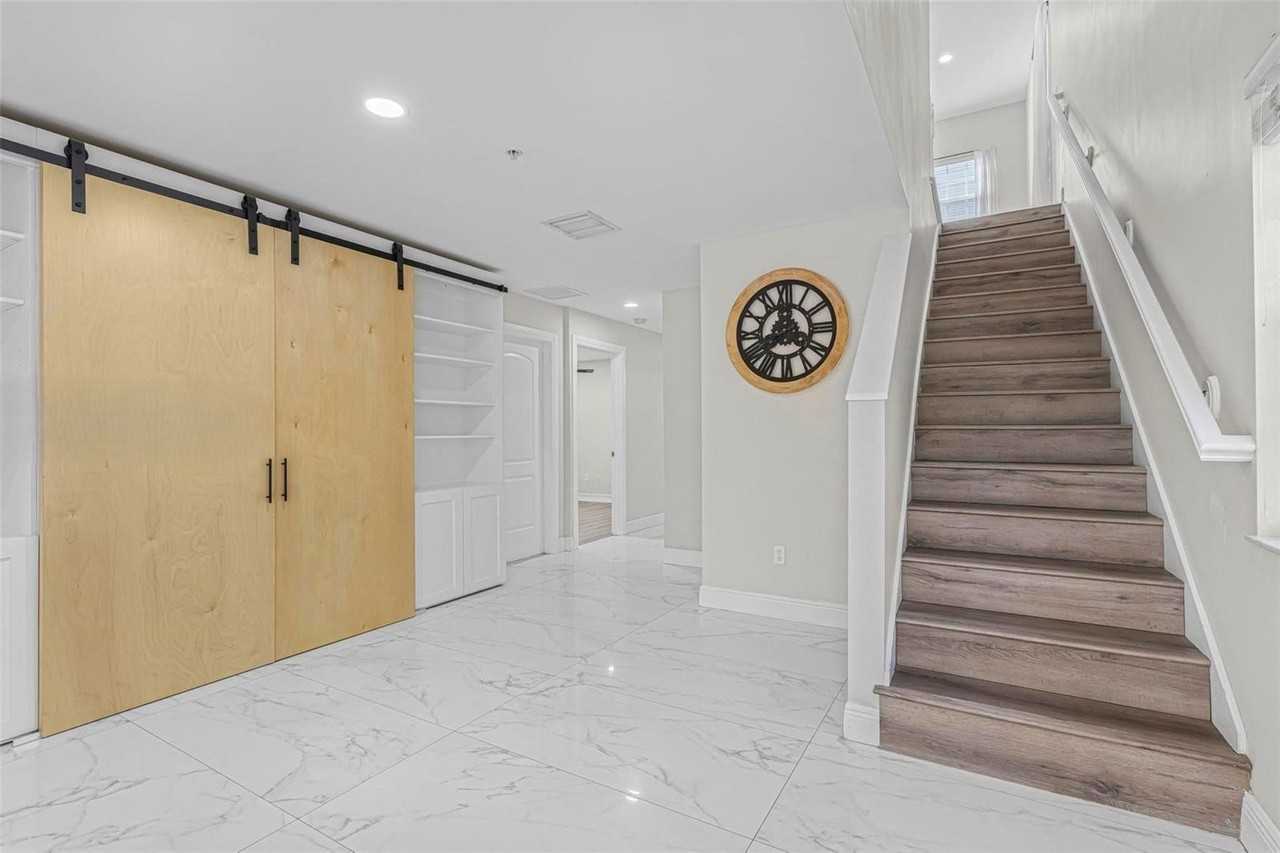 1111 Waverly Rd - Photo 6 of 8