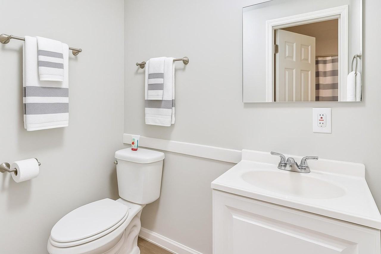 Bishop Hatcher Dr E - Photo 3 of 8