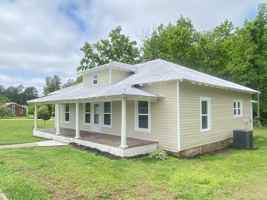 featured image of 494 Main St