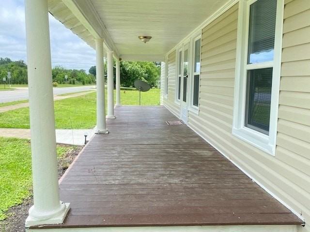 494 Main St - Photo 3 of 24