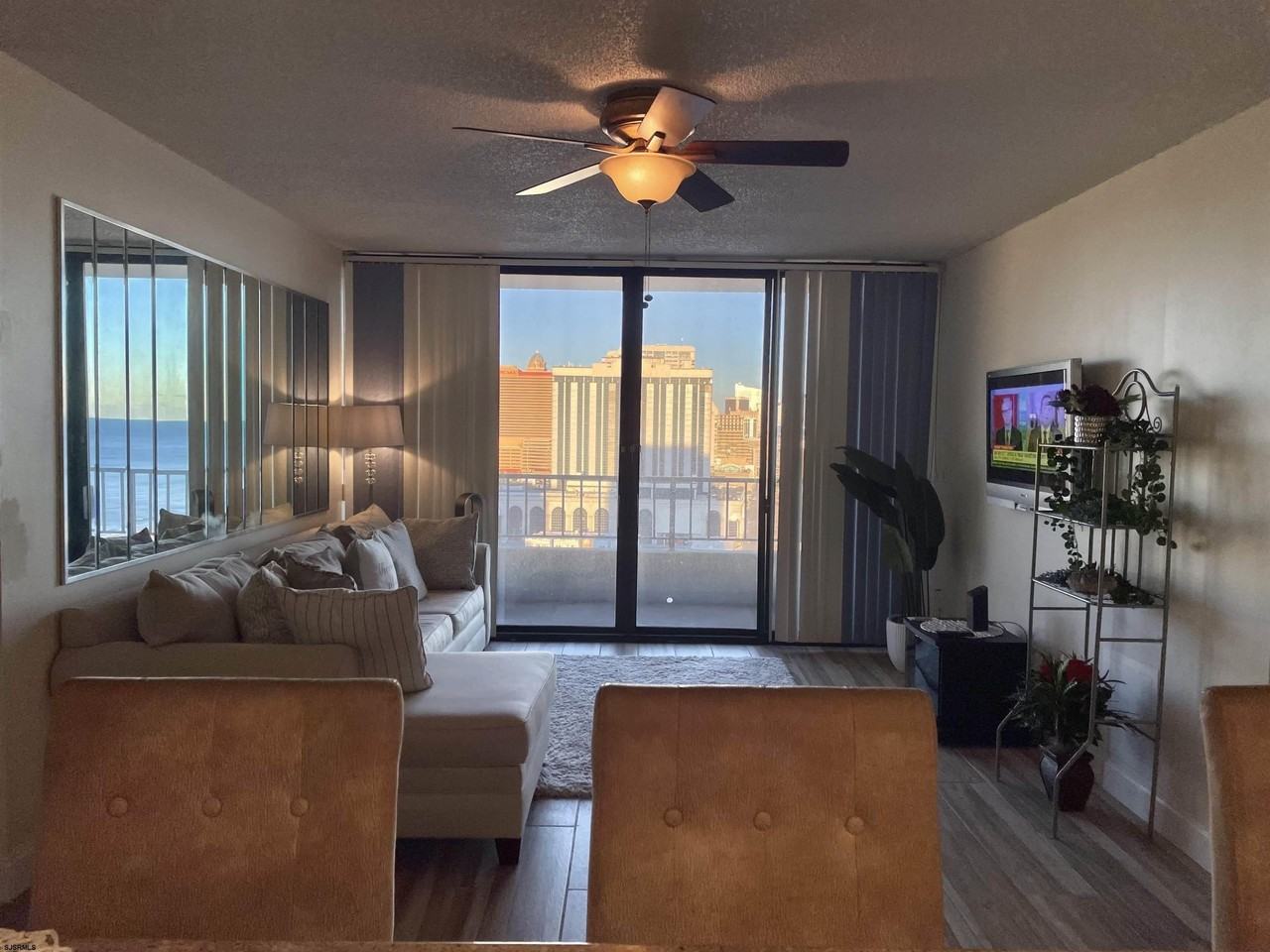 3851 Boardwalk - Photo 6 of 36