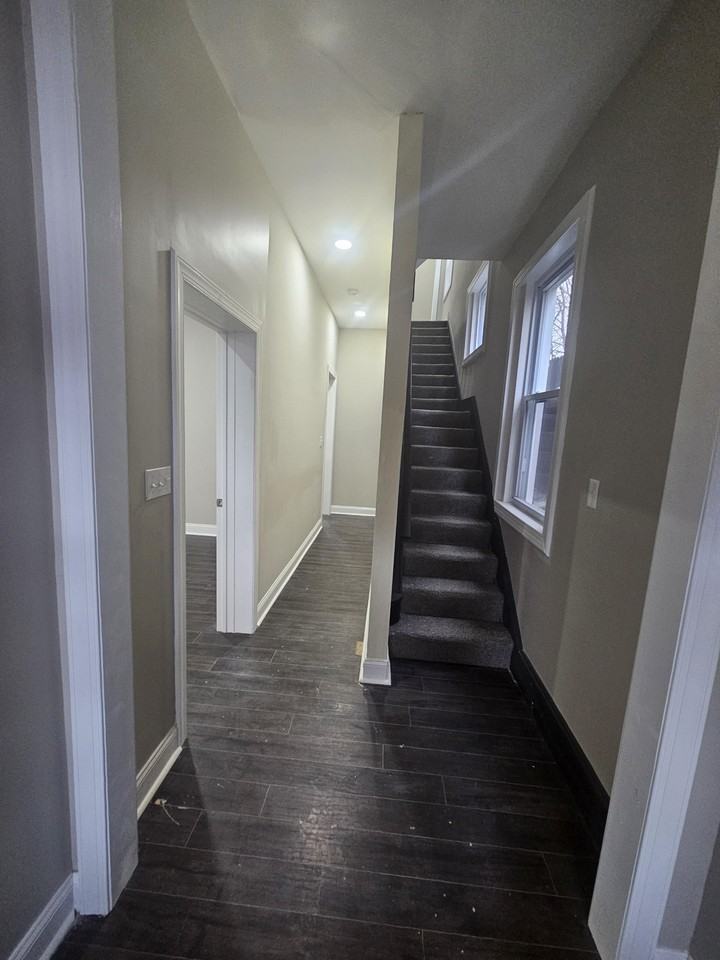 N Broom St - Photo 4 of 13