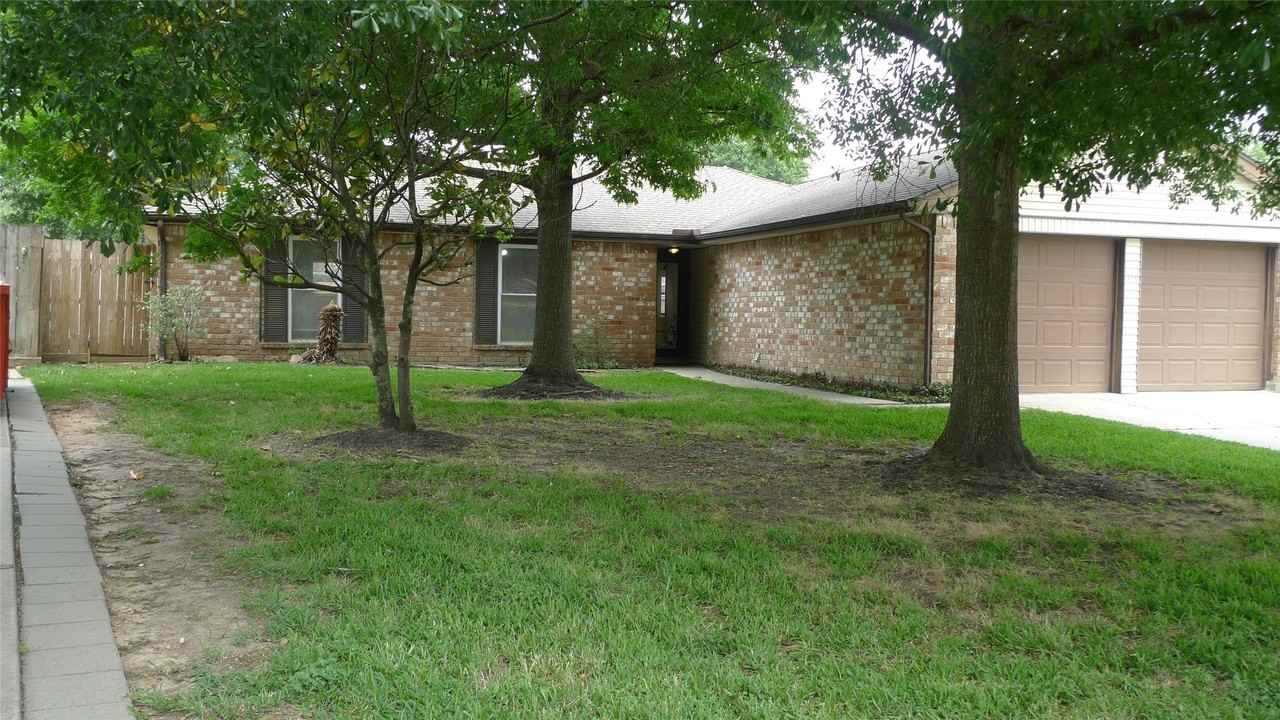 14122 Bateau Dr - Photo 2 of 24