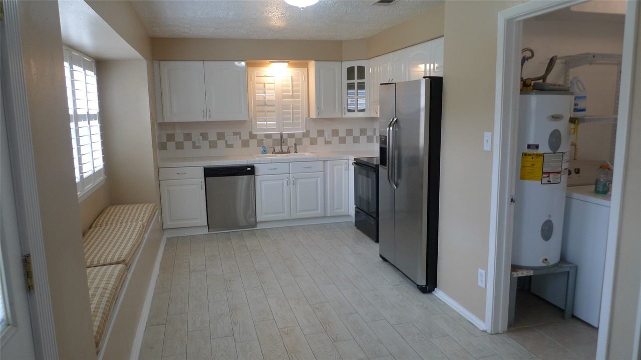 14122 Bateau Dr - Photo 7 of 24