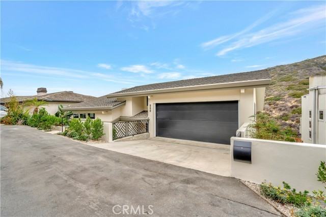 553 Temple Hills Dr - Photo 2 of 50