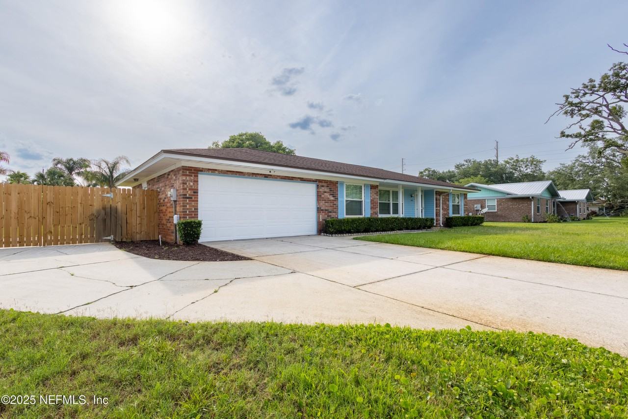 2420 Blackbeard Dr - Photo 2 of 30