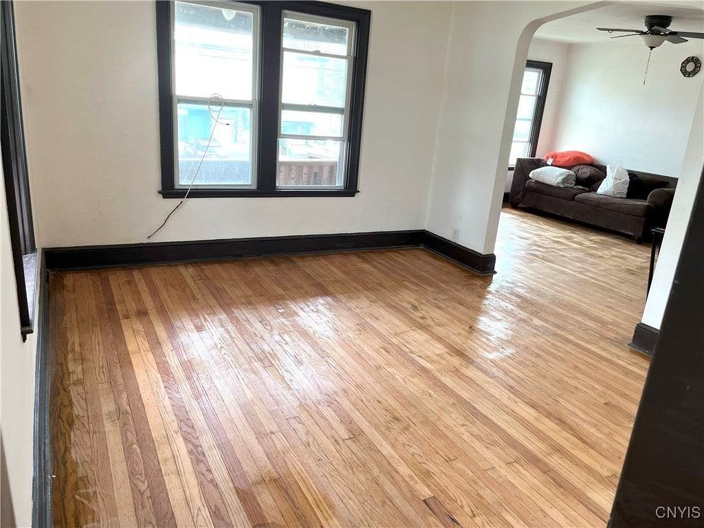 601 Court St - Photo 3 of 14