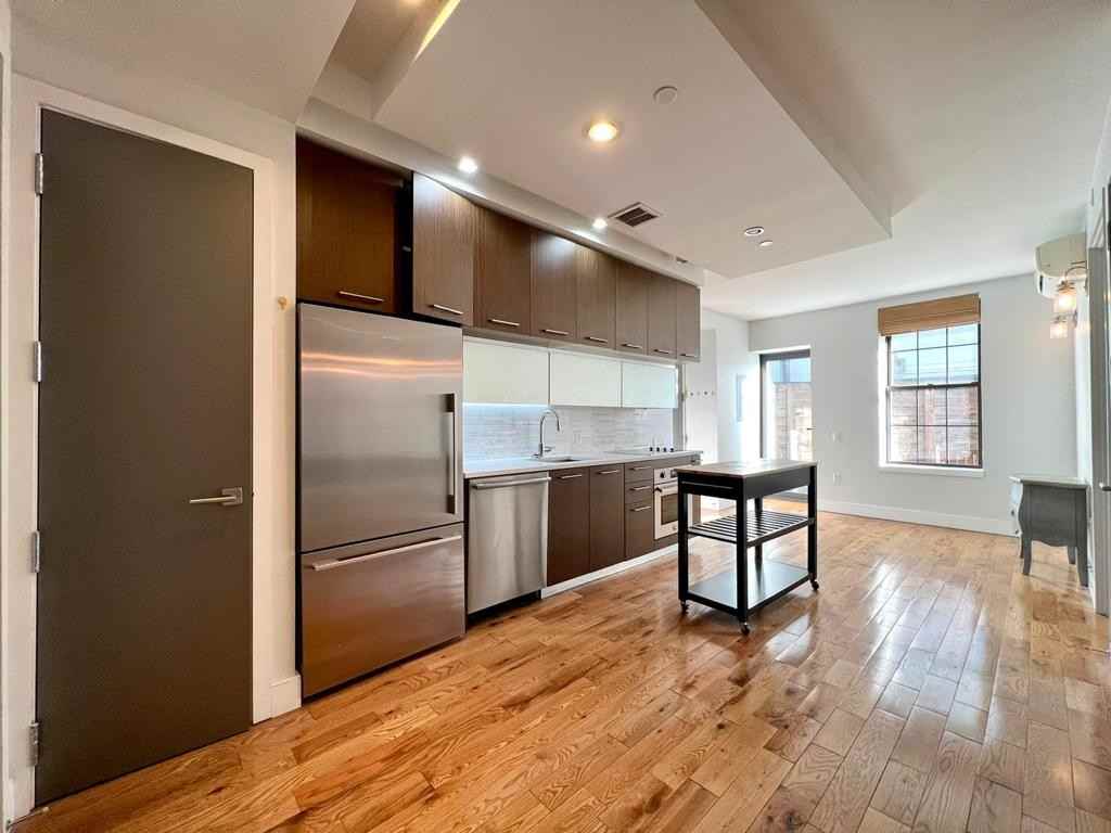 72 Willoughby St #4G - Photo 4 of 11