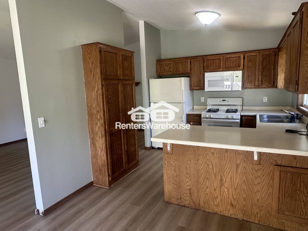 13892 Woodbine St Nw - Photo 3 of 16