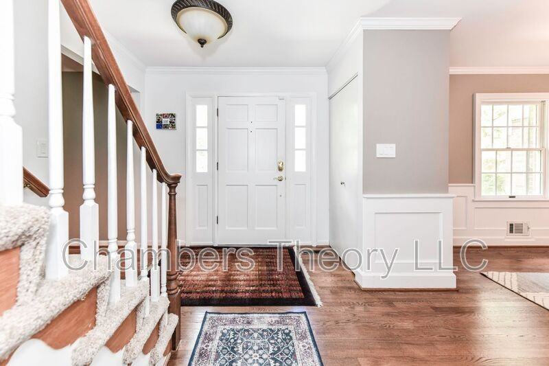 8504 Shadeway Pl - Photo 4 of 43