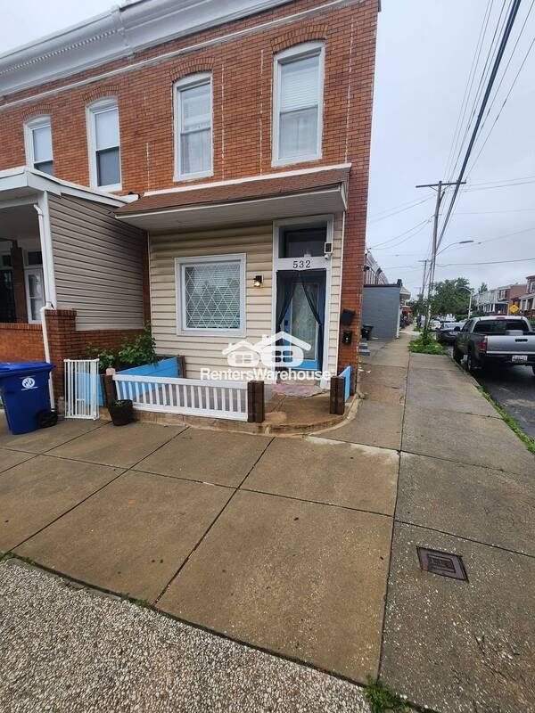 532 E 35th St - Photo 3 of 19