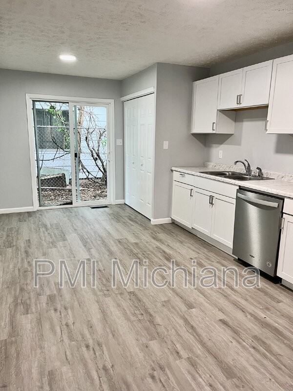 3110 Voll Ln - Photo 7 of 20