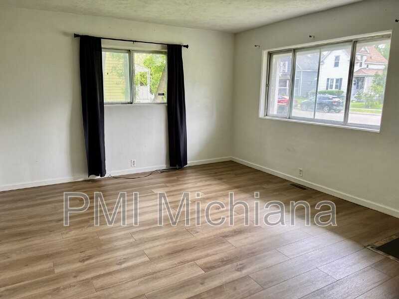 1213 Mccartney St - Photo 3 of 12