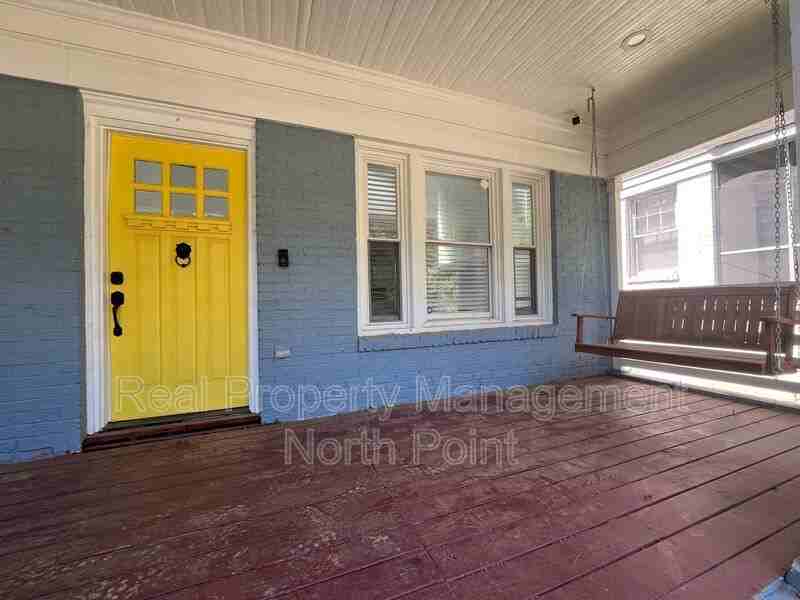 954 Byron Dr Sw - Photo 3 of 32