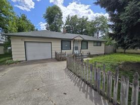 7610 E South Riverway Ave - Photo 1 of 1