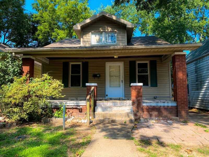 1413 S Harlan Ave - Photo 2 of 10