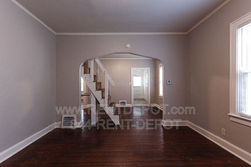 1413 S Harlan Ave - Photo 3 of 10