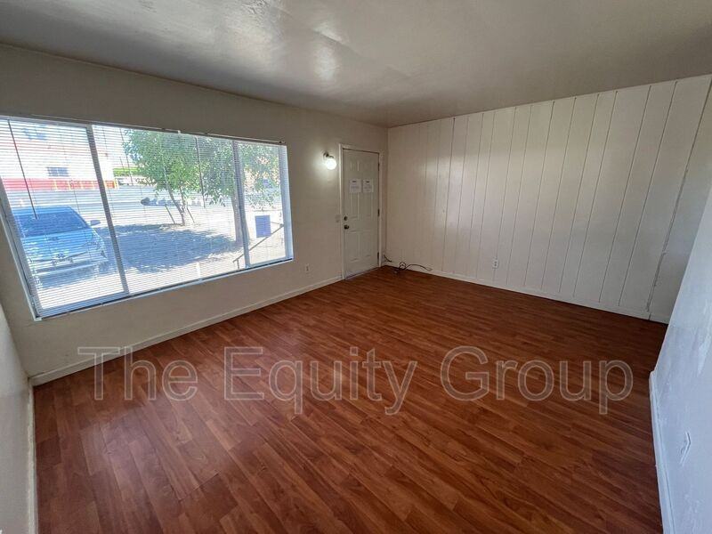 415 W Westfield Ave - Photo 2 of 6