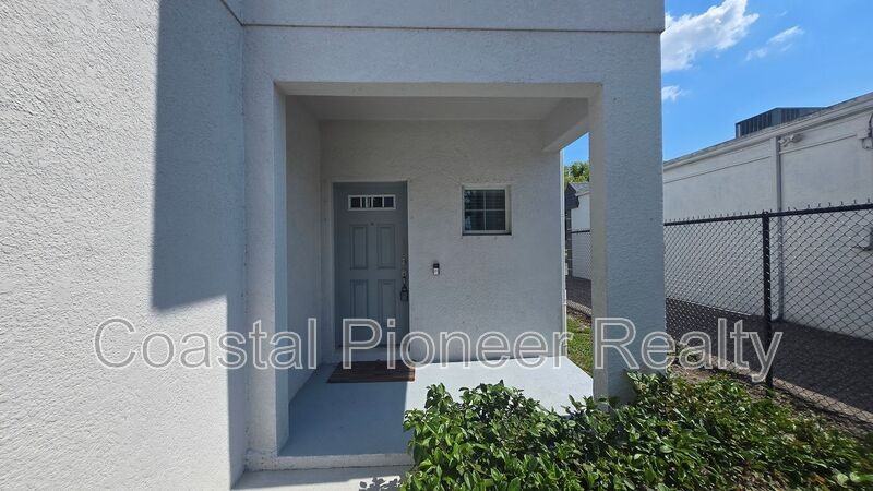 2203 E 23rd Ave - Photo 3 of 34