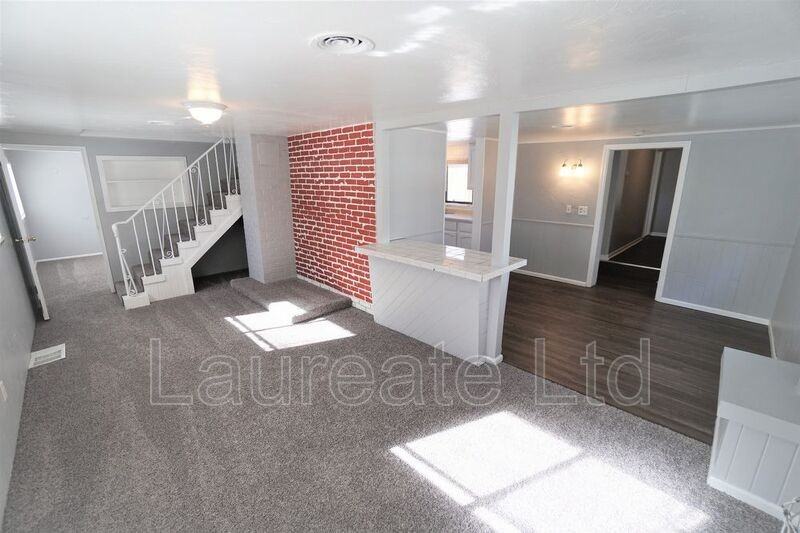 2235 Iris St - Photo 2 of 12